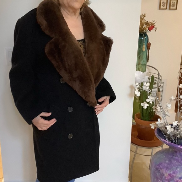 Vintage Calvin Klein Wool and Fur collar coat- sheared beaver collar - Picture 4 of 8